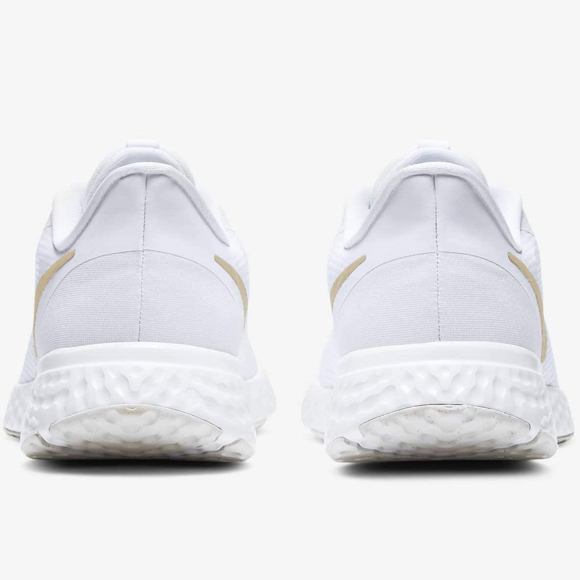 ナイキ レボリューション 5