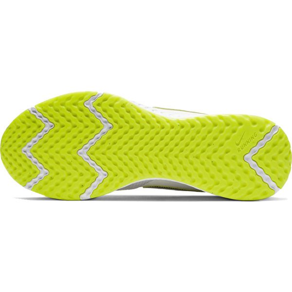 ナイキ レボリューション 5