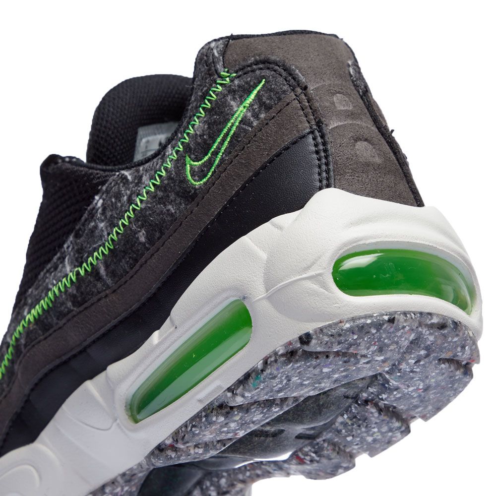 ナイキ エア マックス 95 ESS